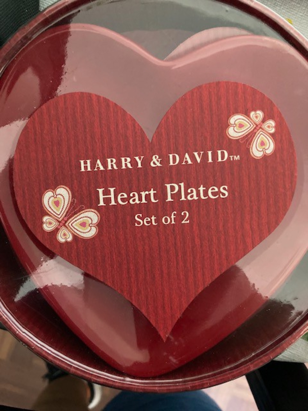 Red Heart Plates - Set of 2
